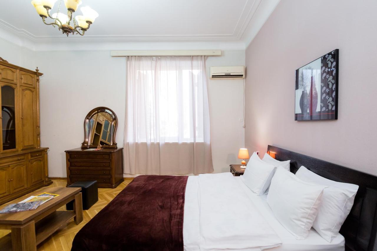 Apartment Gallery Rustaveli 1 Tbilisi Eksteriør billede