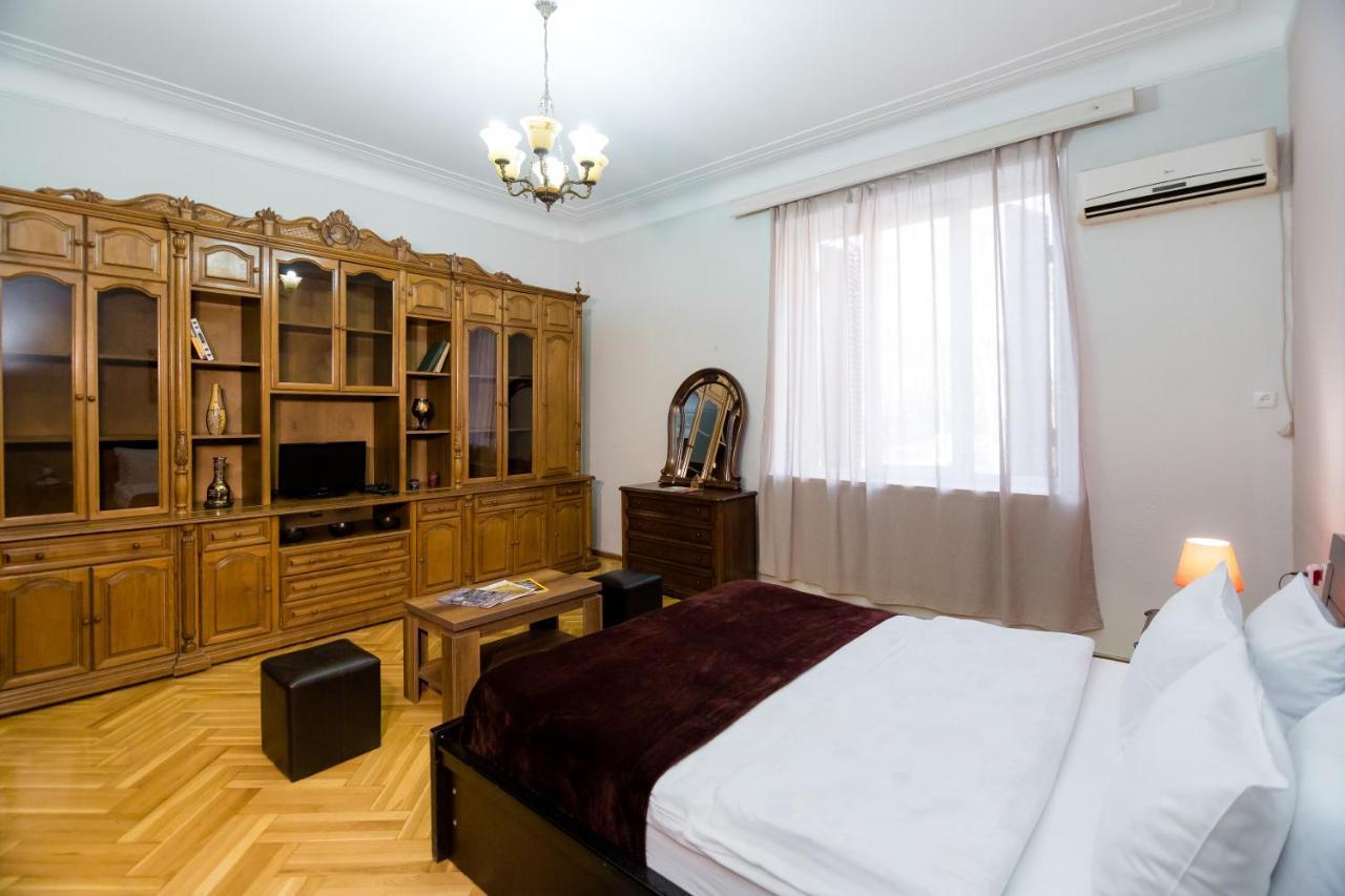 Apartment Gallery Rustaveli 1 Tbilisi Eksteriør billede